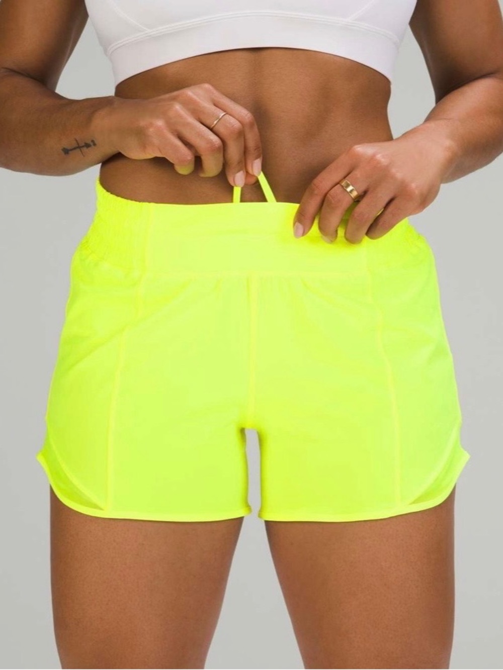 Lululemon hotty hot high rise lined short 4" highlight yellow size 12 running